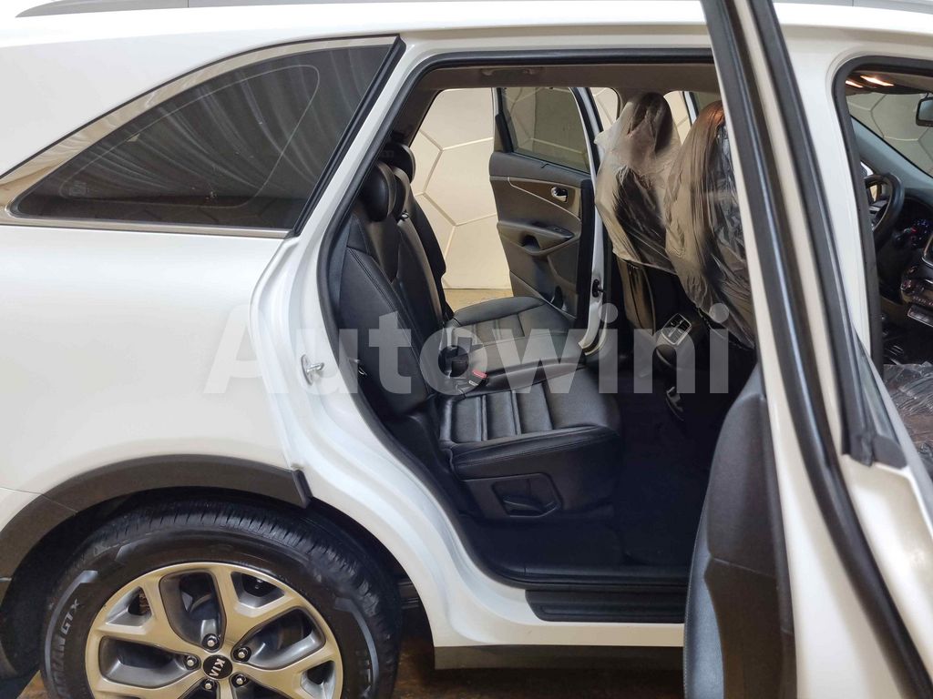2015 KIA  SORENTO AUTO +S.KEY +NAVI +REAR CAMERA - 34