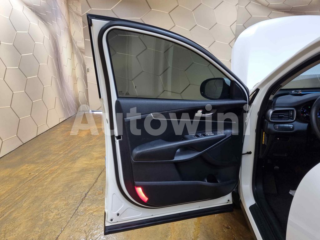 2015 KIA  SORENTO AUTO +S.KEY +NAVI +REAR CAMERA - 42