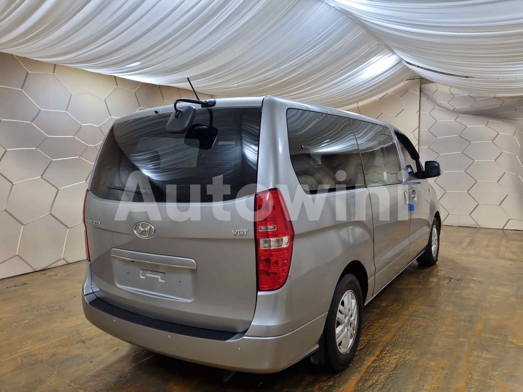 KMJWA37KBHU918146 2017 HYUNDAI GRAND STAREX H-1 AUTO +12 SEAT +NAVI +REAR CAMERA-2