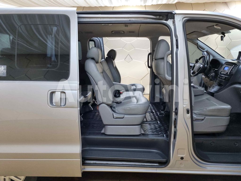 2017 HYUNDAI GRAND STAREX H-1 AUTO +12 SEAT +NAVI +REAR CAMERA - 27