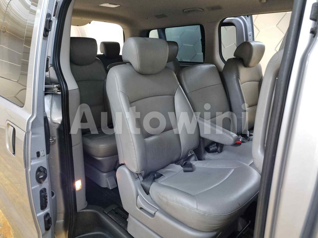 2017 HYUNDAI GRAND STAREX H-1 AUTO +12 SEAT +NAVI +REAR CAMERA - 29
