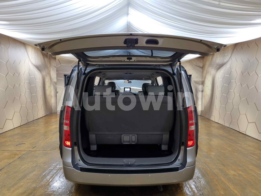 2017 HYUNDAI GRAND STAREX H-1 AUTO +12 SEAT +NAVI +REAR CAMERA - 31