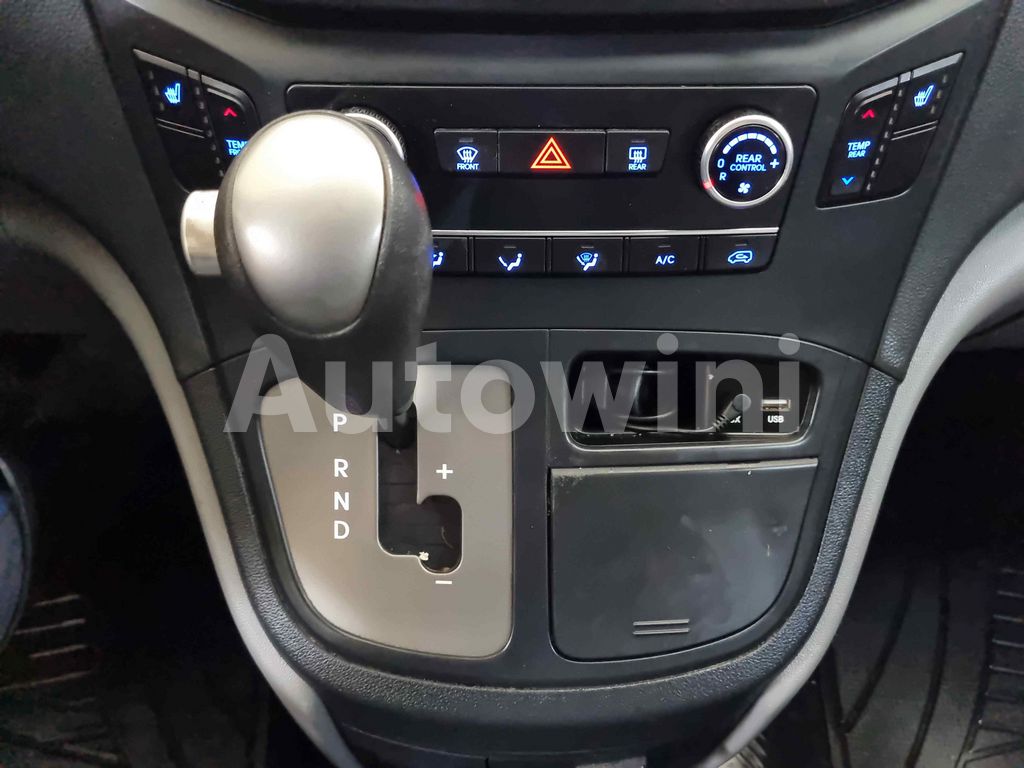 2017 HYUNDAI GRAND STAREX H-1 AUTO +12 SEAT +NAVI +REAR CAMERA - 14
