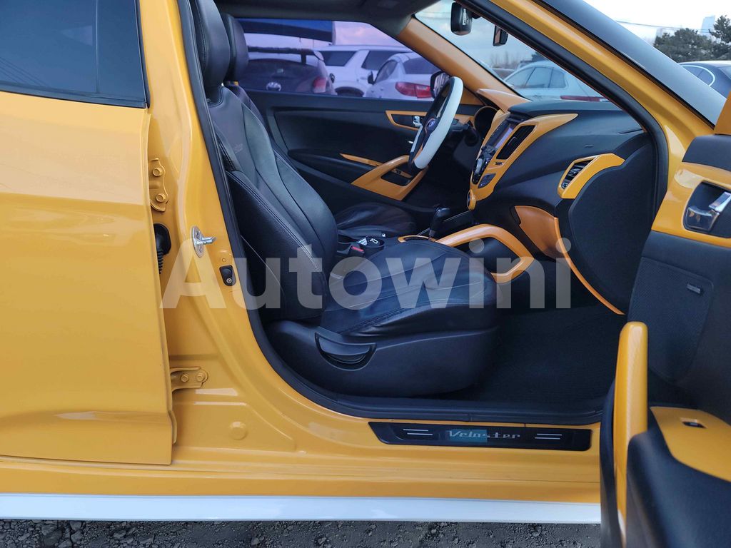 2012 HYUNDAI VELOSTER TURBO A/T R18/P.SUN/NAVI/R.CAM/S.KEY - 19