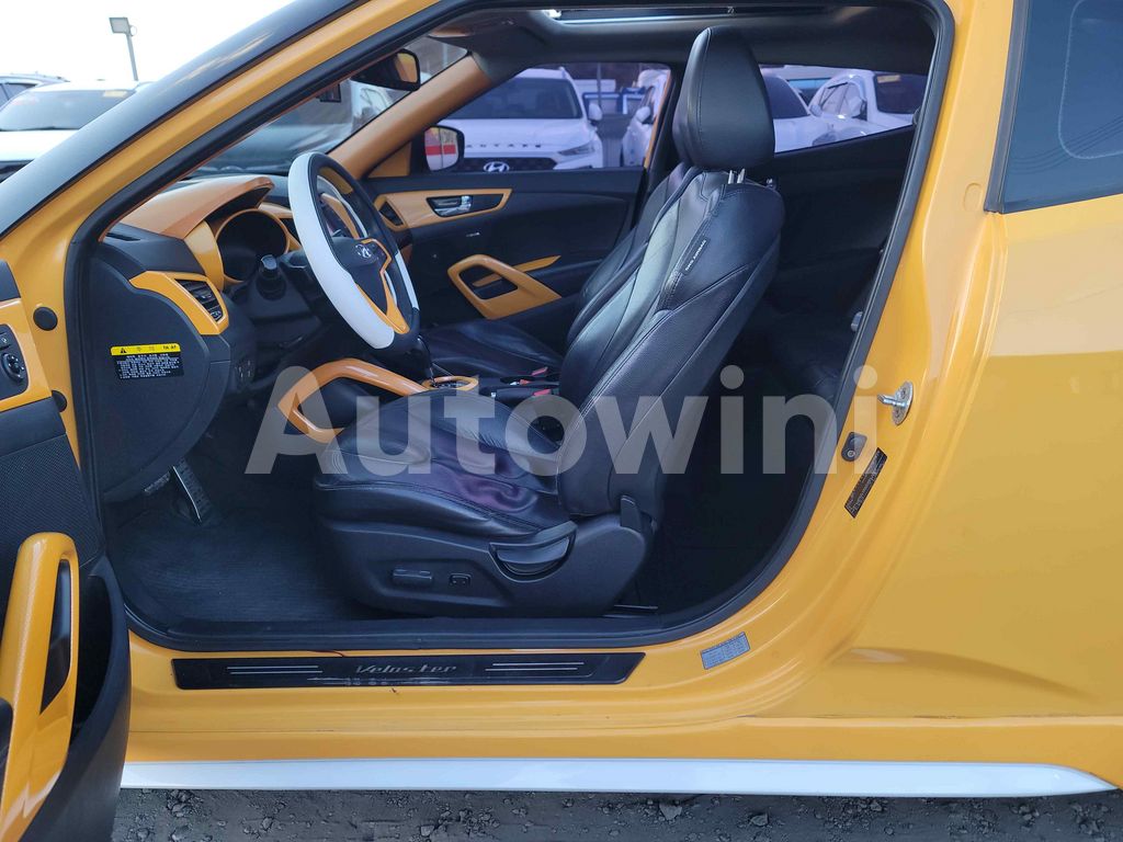 2012 HYUNDAI VELOSTER TURBO A/T R18/P.SUN/NAVI/R.CAM/S.KEY - 17