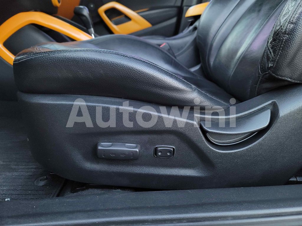2012 HYUNDAI VELOSTER TURBO A/T R18/P.SUN/NAVI/R.CAM/S.KEY - 36