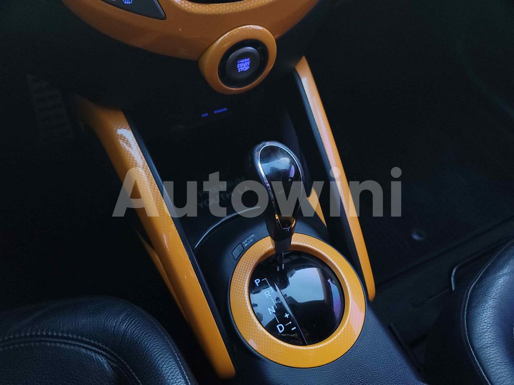 2012 HYUNDAI VELOSTER TURBO A/T R18/P.SUN/NAVI/R.CAM/S.KEY - 30