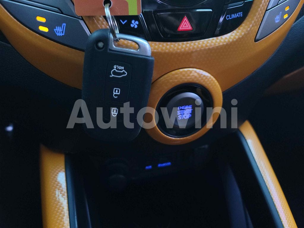 2012 HYUNDAI VELOSTER TURBO A/T R18/P.SUN/NAVI/R.CAM/S.KEY - 29