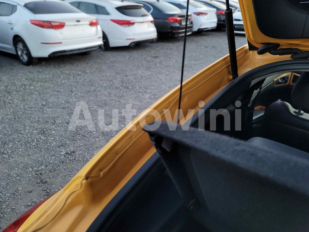 2012 HYUNDAI VELOSTER TURBO A/T R18/P.SUN/NAVI/R.CAM/S.KEY - 42