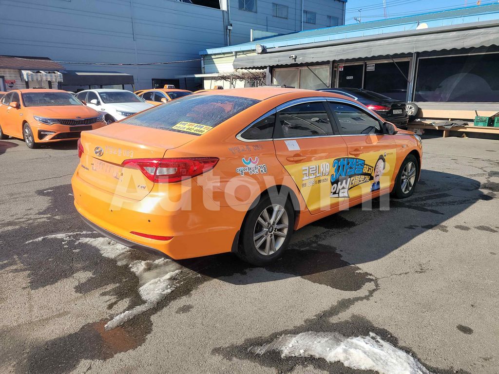 KMHE341DBJA425258 2018 HYUNDAI LF SONATA TAXI-REAL MILEAGE-5