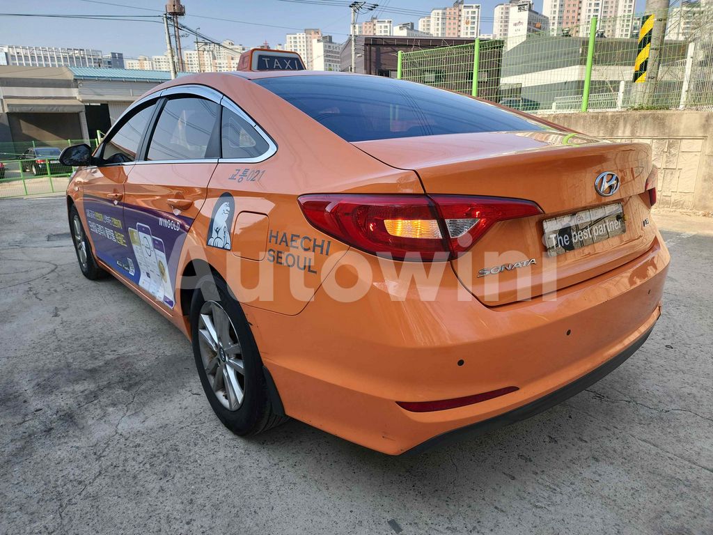 KMHE341DBJA376389 2018 HYUNDAI LF SONATA TAXI NO ACCIDENT/REAL MILEAGE-2