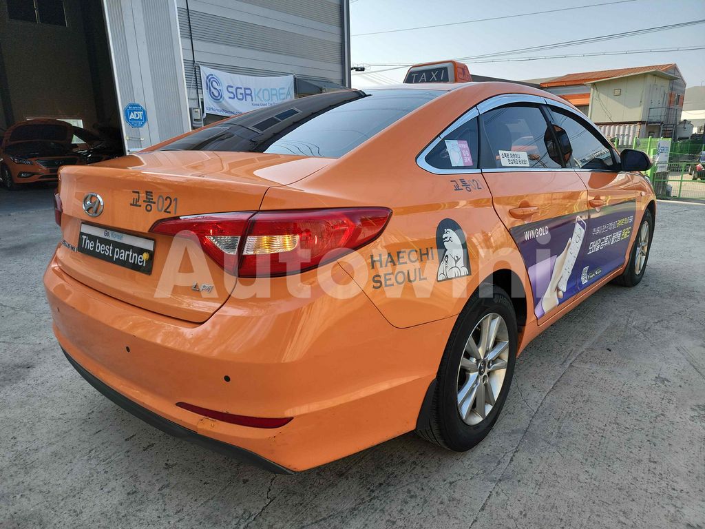 KMHE341DBJA376389 2018 HYUNDAI LF SONATA TAXI NO ACCIDENT/REAL MILEAGE-4