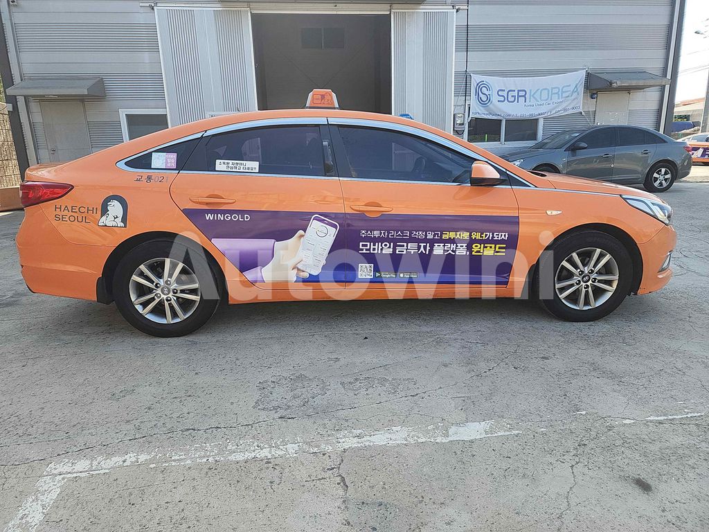 KMHE341DBJA376389 2018 HYUNDAI LF SONATA TAXI NO ACCIDENT/REAL MILEAGE-5
