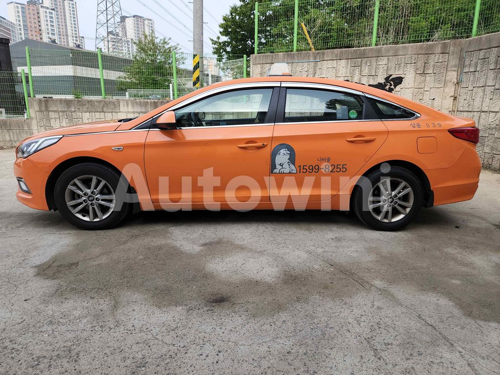 KMHE341DBJA376397 2018 HYUNDAI LF SONATA TAXI/REAL MILEAGE-1