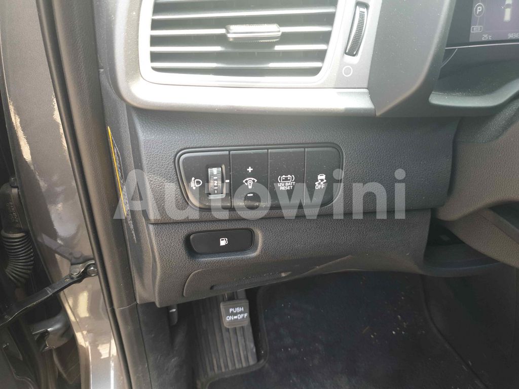 2018 KIA NIRO NO ACCIDENT NO REPAINT - 34