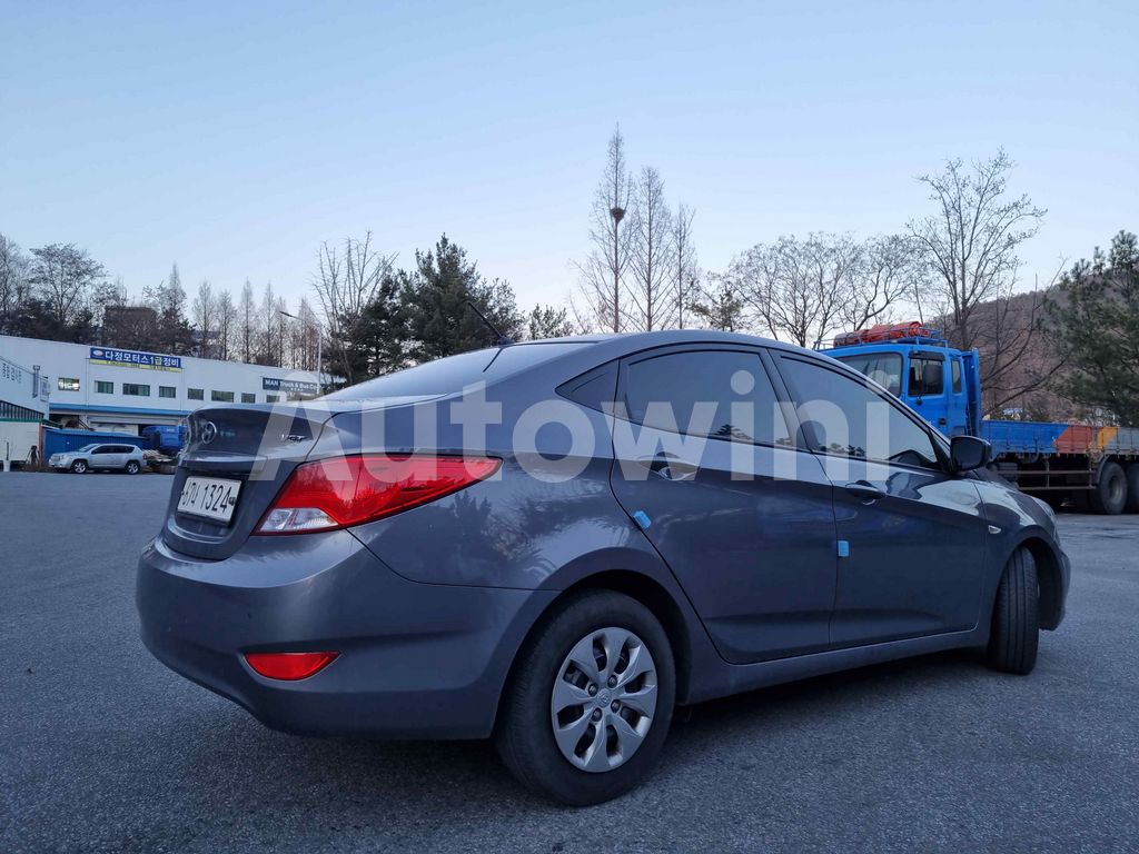 KMHCS41UGHU223884 2017 HYUNDAI ACCENT  SMART NO ACCIDENT-3