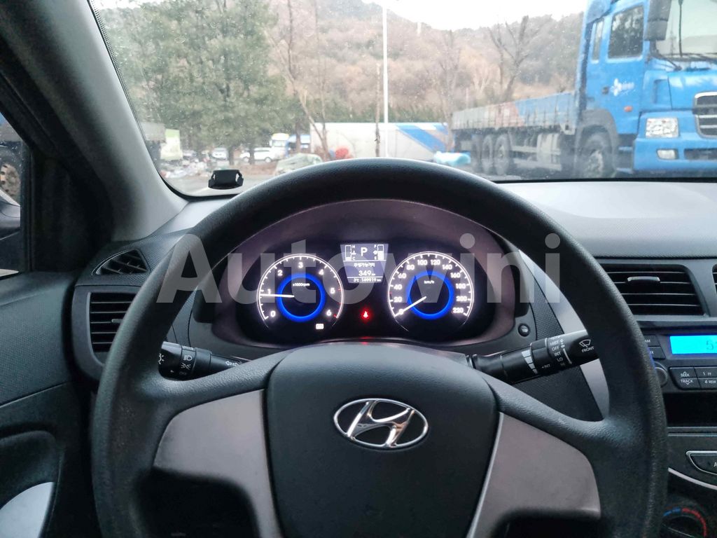 2017 HYUNDAI ACCENT  SMART NO ACCIDENT - 12