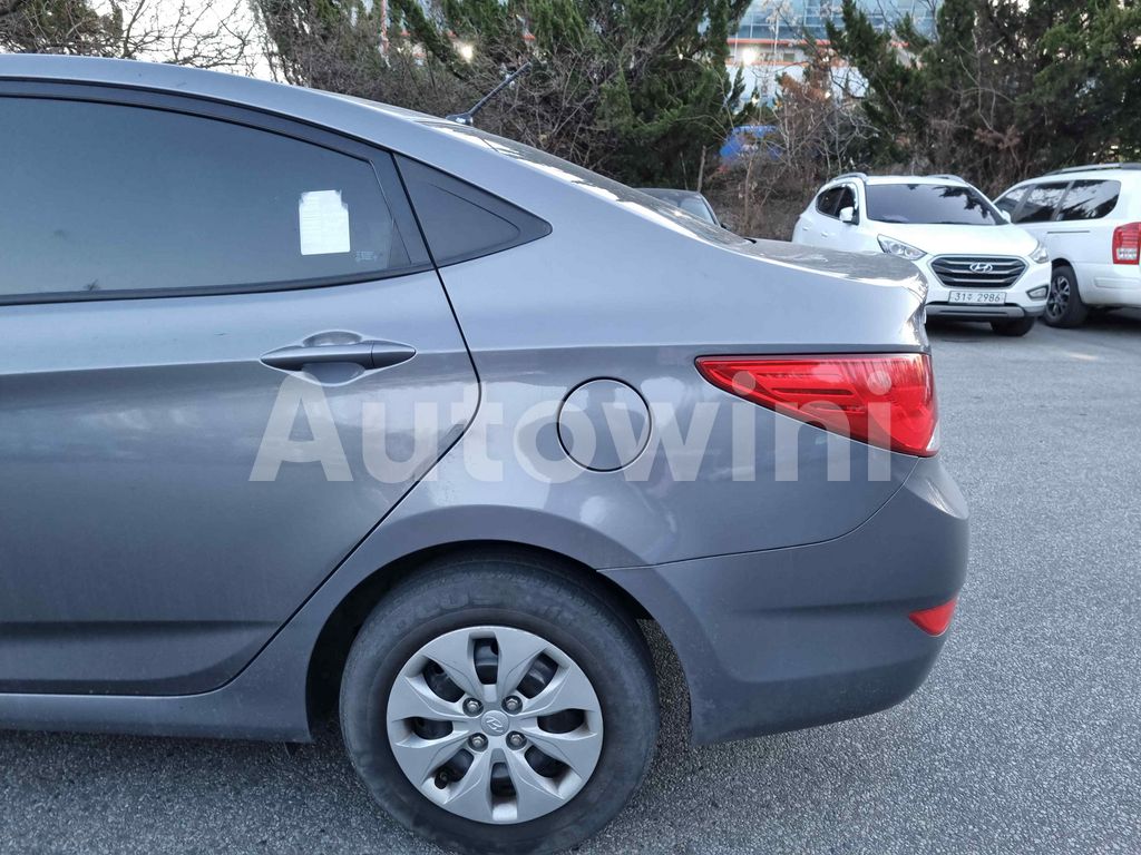 2017 HYUNDAI ACCENT  SMART NO ACCIDENT - 19