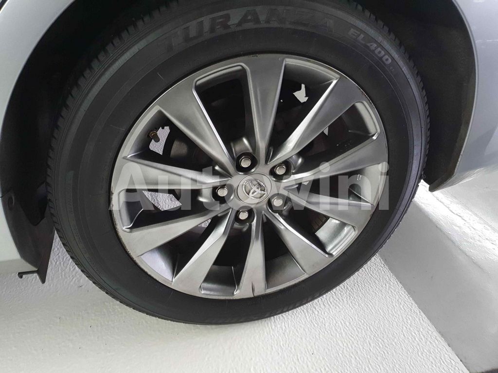 2015 TOYOTA  CAMRY XLE - 24