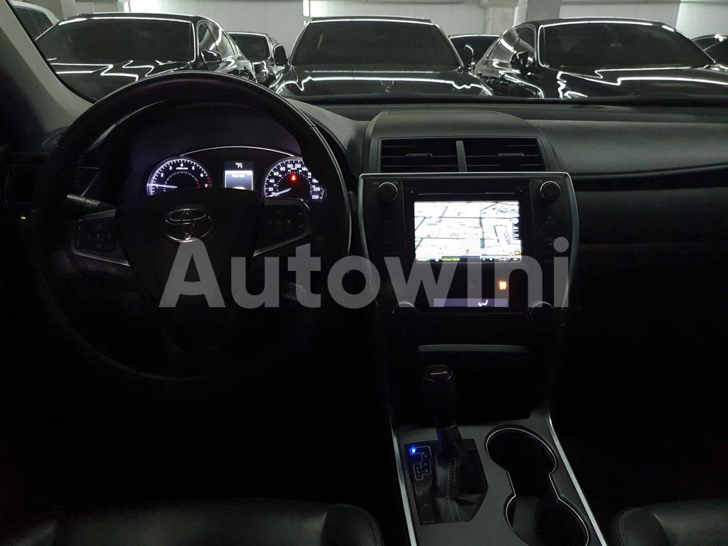 2015 TOYOTA  CAMRY XLE - 38