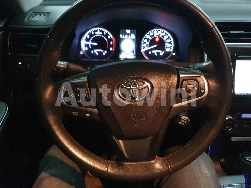 2015 TOYOTA  CAMRY XLE - 39