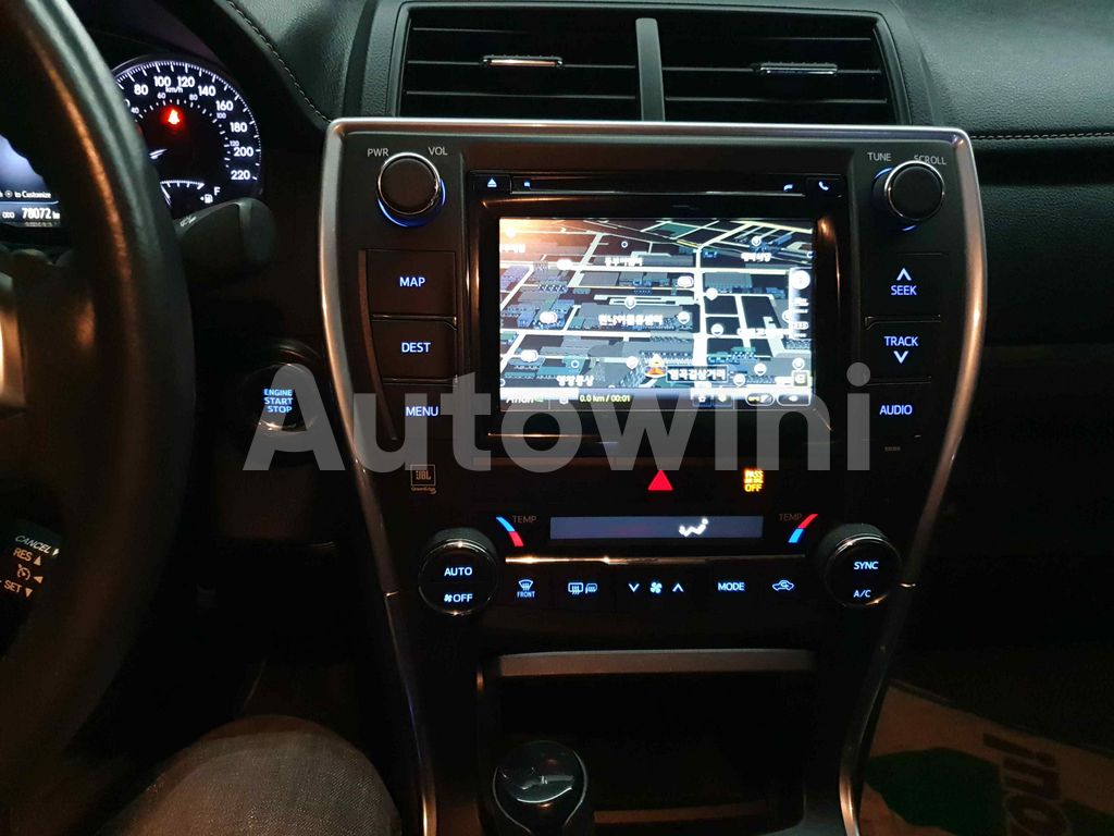 2015 TOYOTA  CAMRY XLE - 40