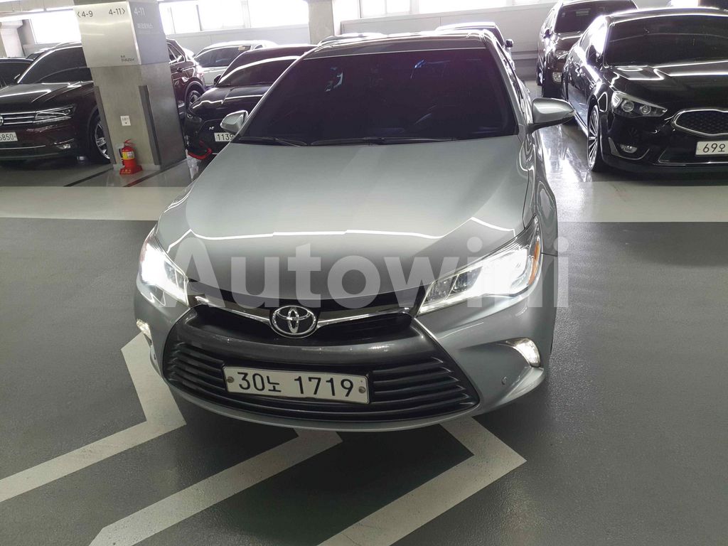 2015 TOYOTA  CAMRY XLE - 58