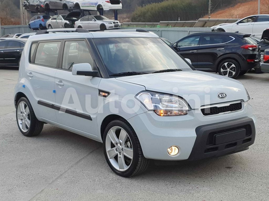 KNAJT814AB7226850   ?RE-CARVED VIN NUMBER  BUYERS NEED TO CHECK IF RE-CARVED VIN NUMBERS ARE ALLOWED IN THEIR COUNTRY TO AVOID CUSTOMS ISSUES BEFORE BOOKING. 2011 KIA SOUL STICK-0