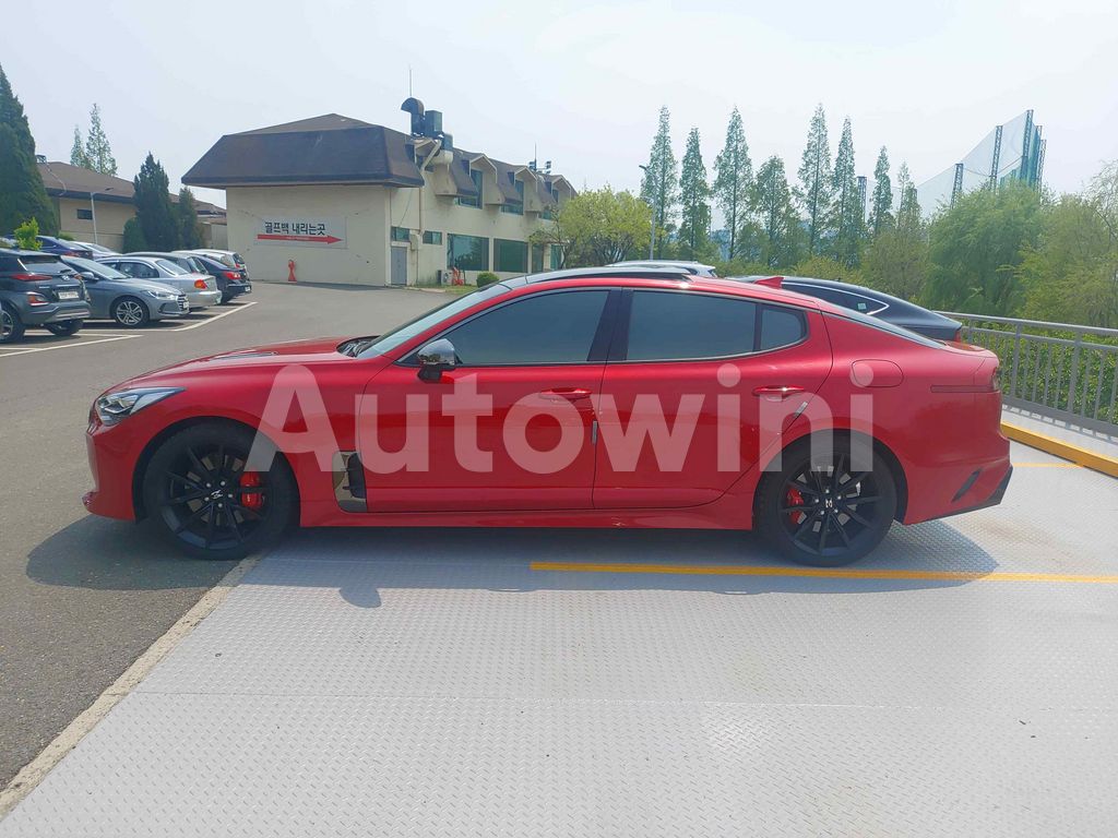 KNAE751CDLS084798   ?RE-CARVED VIN NUMBER  BUYERS NEED TO CHECK IF RE-CARVED VIN NUMBERS ARE ALLOWED IN THEIR COUNTRY TO AVOID CUSTOMS ISSUES BEFORE BOOKING. 2020 KIA STINGER MEISTER 4WD 3.3-2
