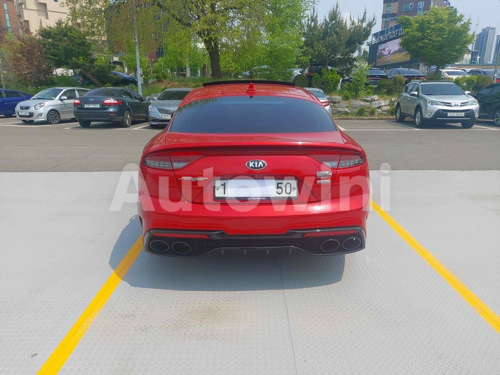 KNAE751CDLS084798   ?RE-CARVED VIN NUMBER  BUYERS NEED TO CHECK IF RE-CARVED VIN NUMBERS ARE ALLOWED IN THEIR COUNTRY TO AVOID CUSTOMS ISSUES BEFORE BOOKING. 2020 KIA STINGER MEISTER 4WD 3.3-4
